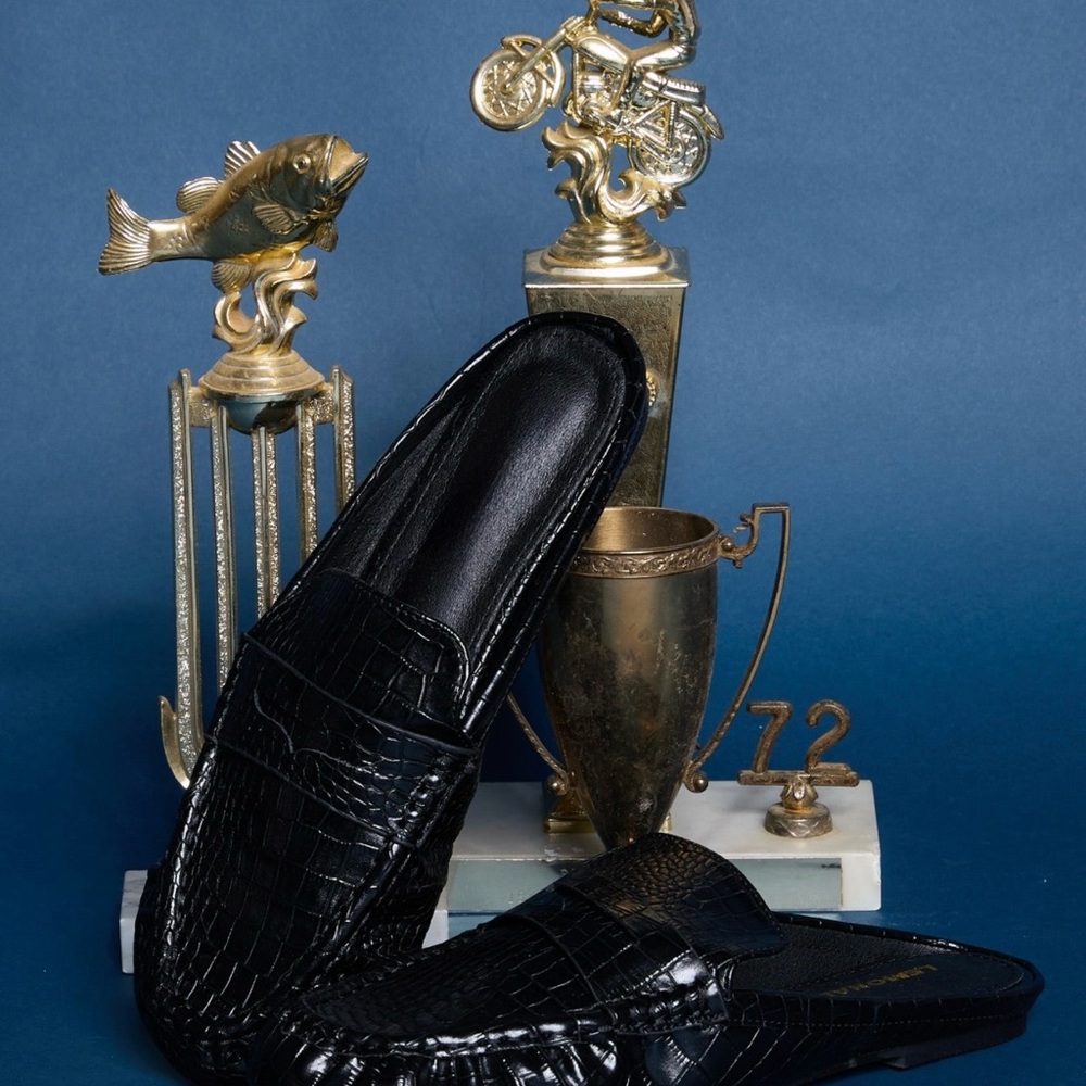 Black Crocodile Pattern mules